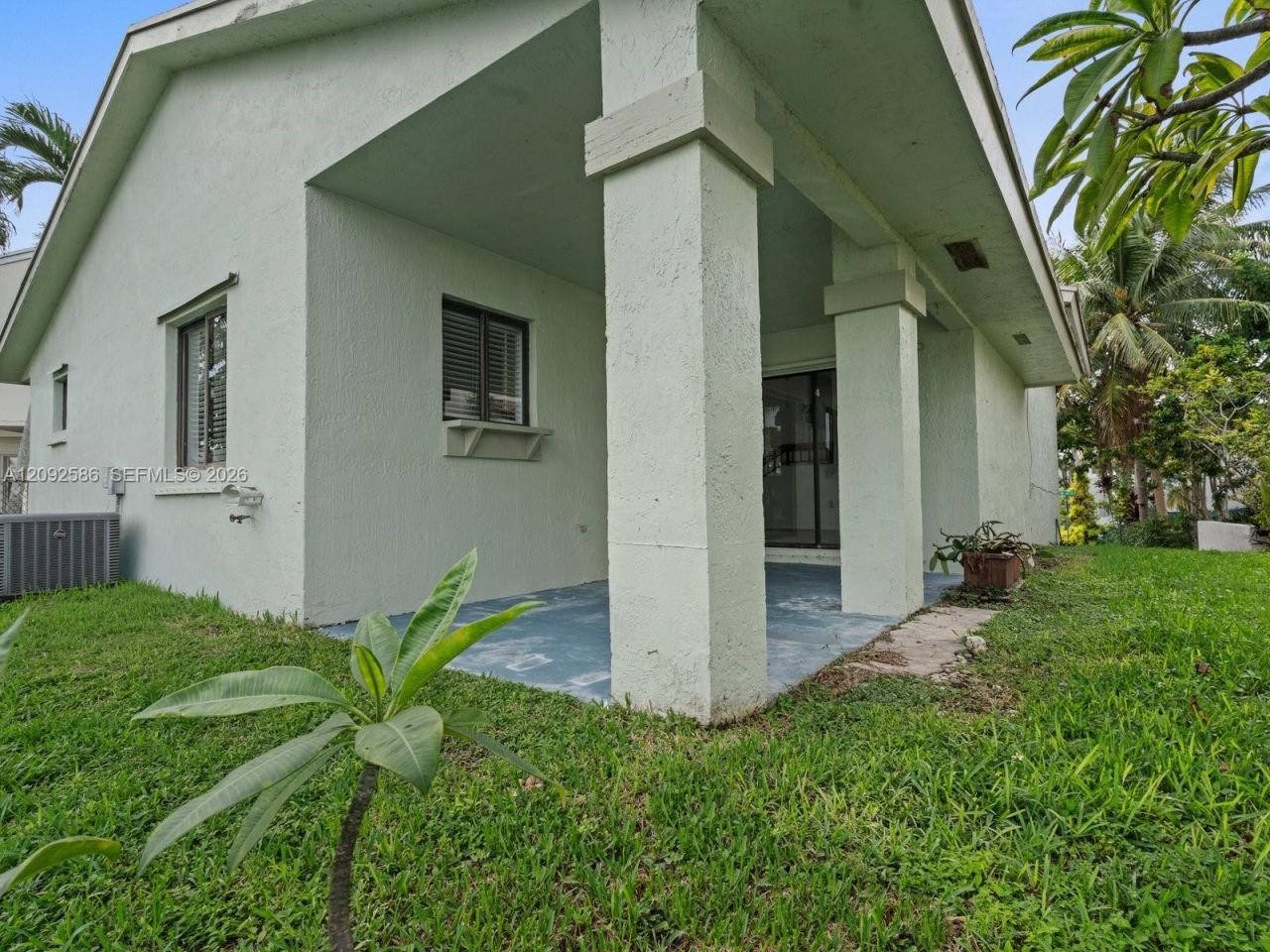 22101 SW 100th Pl, Cutler Bay, FL 33190 Photo