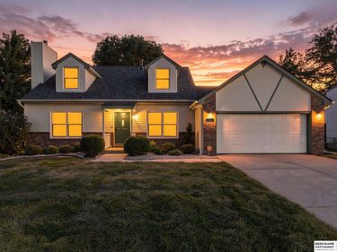 5441 S Dove Lane, Lincoln, NE 68516