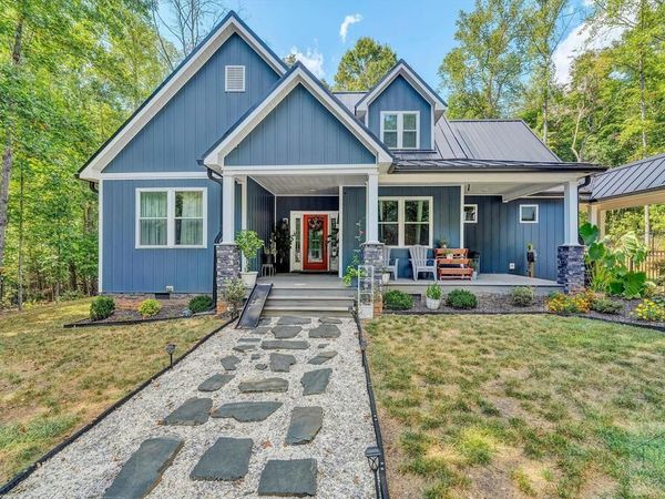 538 North Fork DR , Gretna, VA 24557