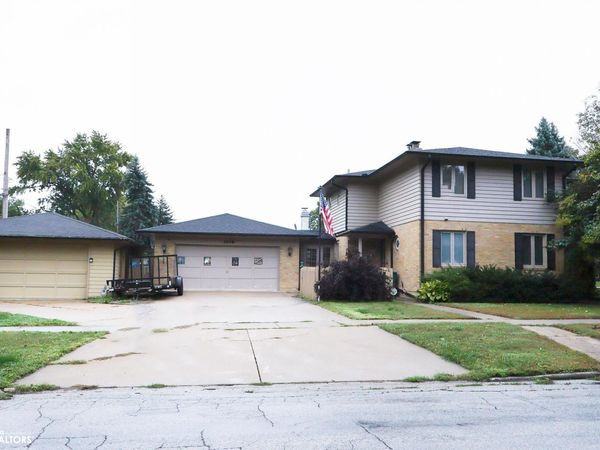 1408 Grove Street, Webster City, IA 50595