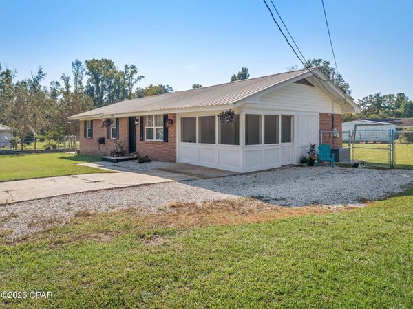 2593 Mcclain Street , Cottondale, FL 32431