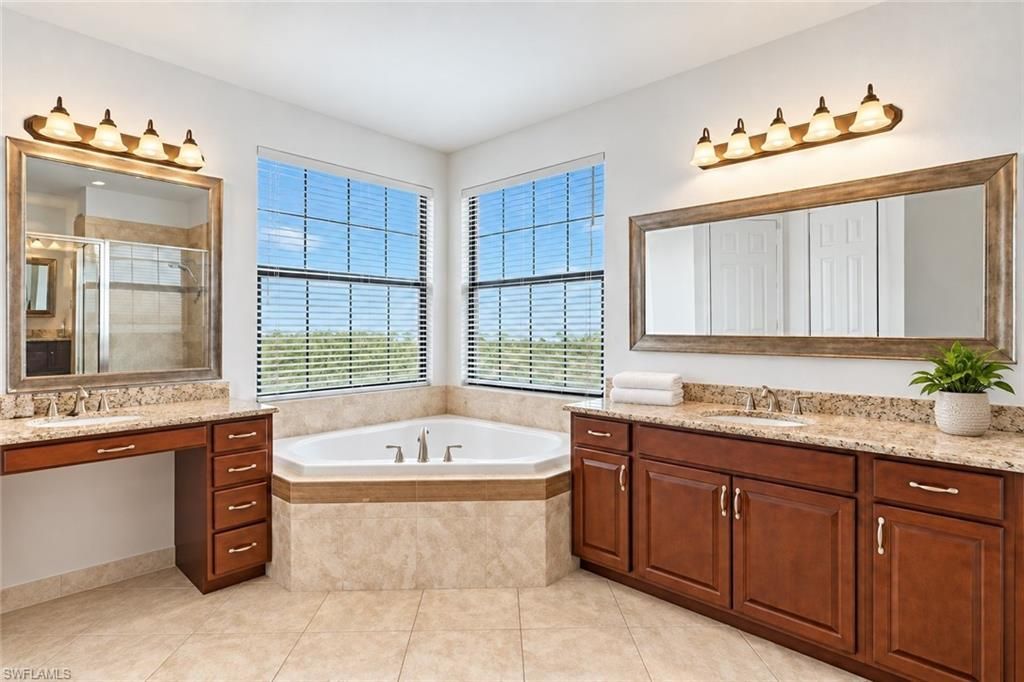 2759 Cinnamon Bay Cir, Naples, FL 34119 Photo
