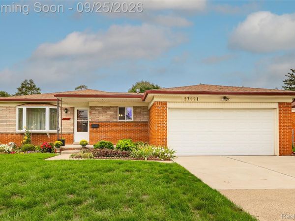 27621 Thomas Avenue, Warren, Mi 48092