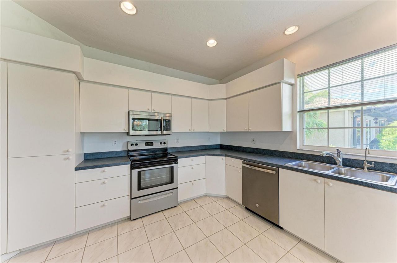 5489 Downham Meadows, Sarasota, FL 34235 Photo