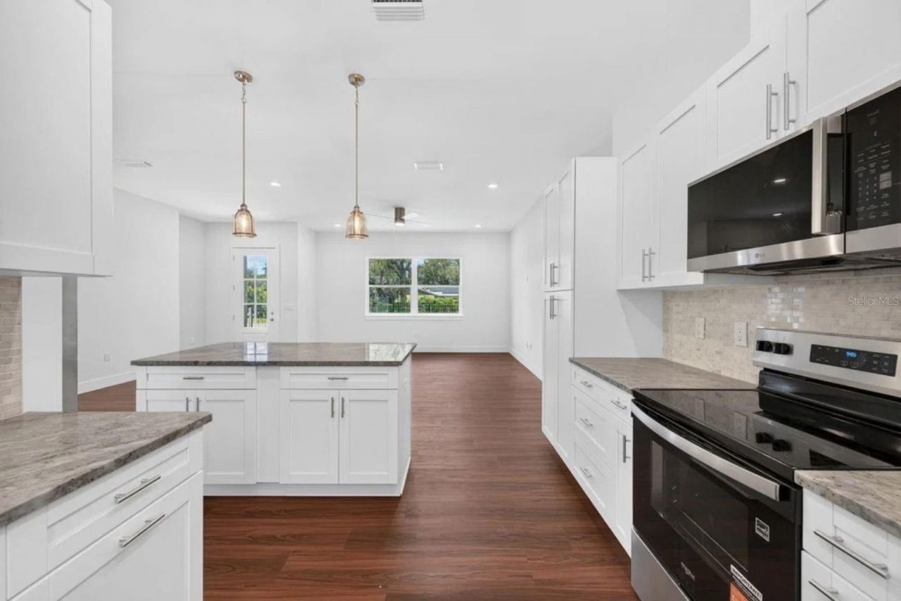 8003 Chaney Lane, Tampa, FL 33617 Photo