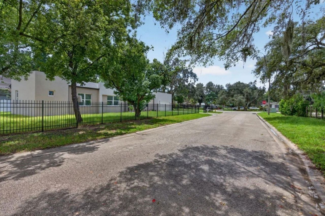 8003 Chaney Lane, Tampa, FL 33617 Photo