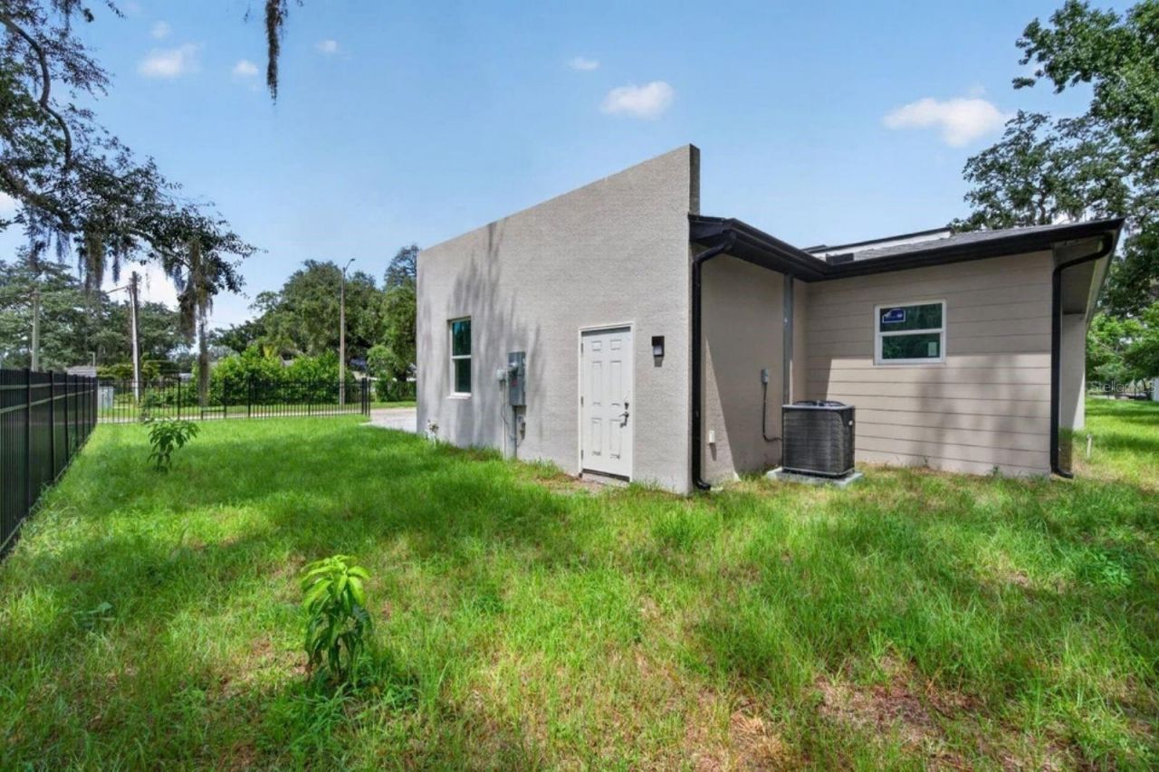 8003 Chaney Lane, Tampa, FL 33617 Photo