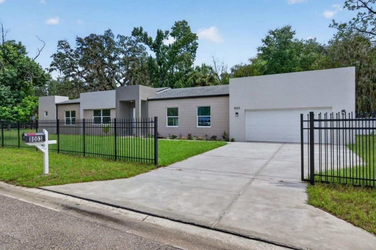 8003 Chaney Lane, Tampa, FL 33617 Photo