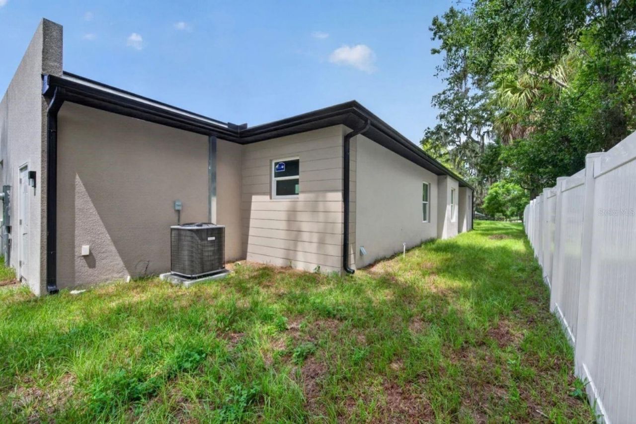 8003 Chaney Lane, Tampa, FL 33617 Photo