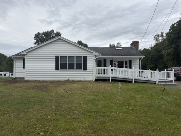 16 Bluemer Rd, Southampton, MA 01073
