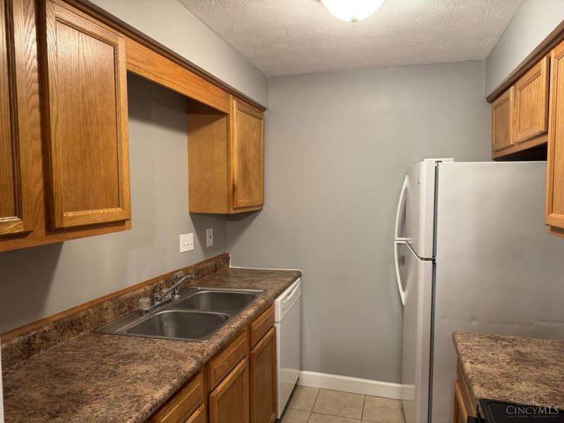 2431 Mustang Drive, Unit 14, Cincinnati, OH 45211 Photo 12