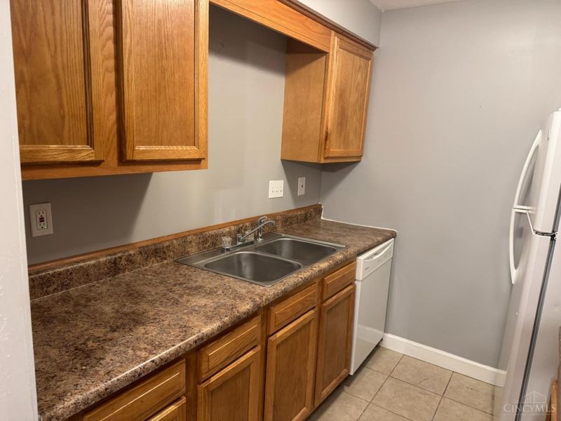 2431 Mustang Drive, Unit 14, Cincinnati, OH 45211 Photo 13