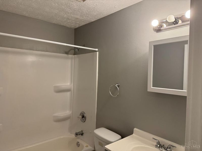 2431 Mustang Drive, Unit 14, Cincinnati, OH 45211 Photo 16