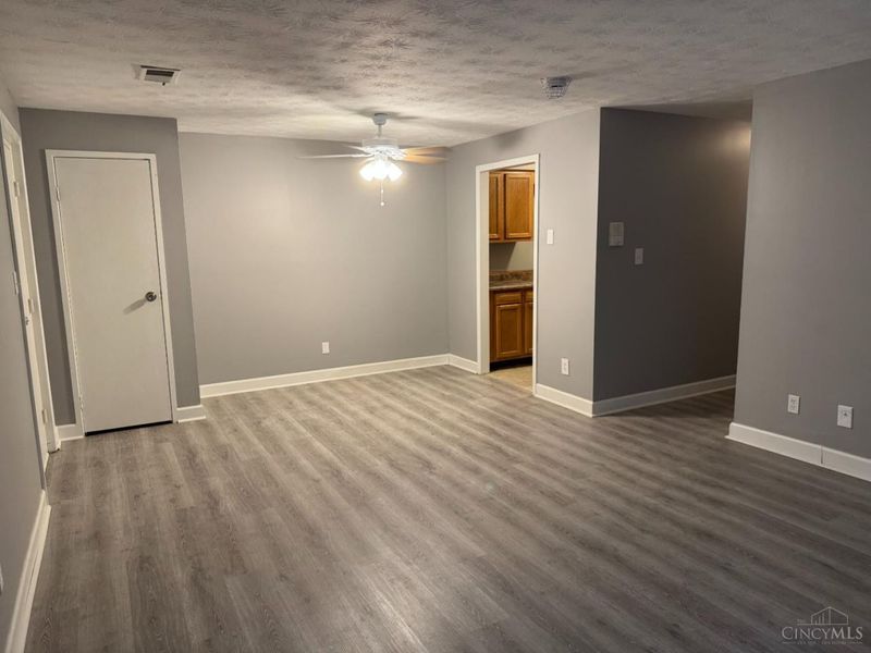 2431 Mustang Drive, Unit 14, Cincinnati, OH 45211 Photo 5