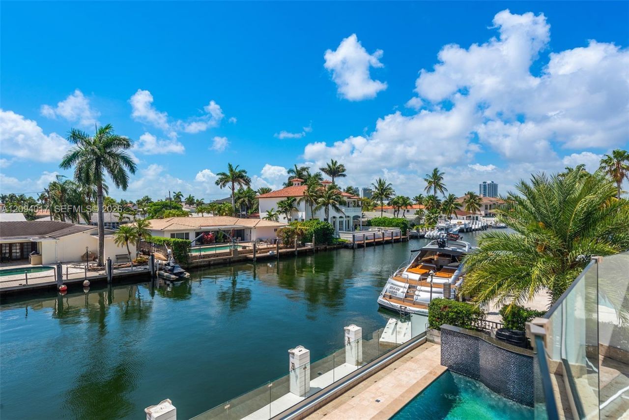 3442 NE 171st St , North Miami Beach, FL 33160 Photo