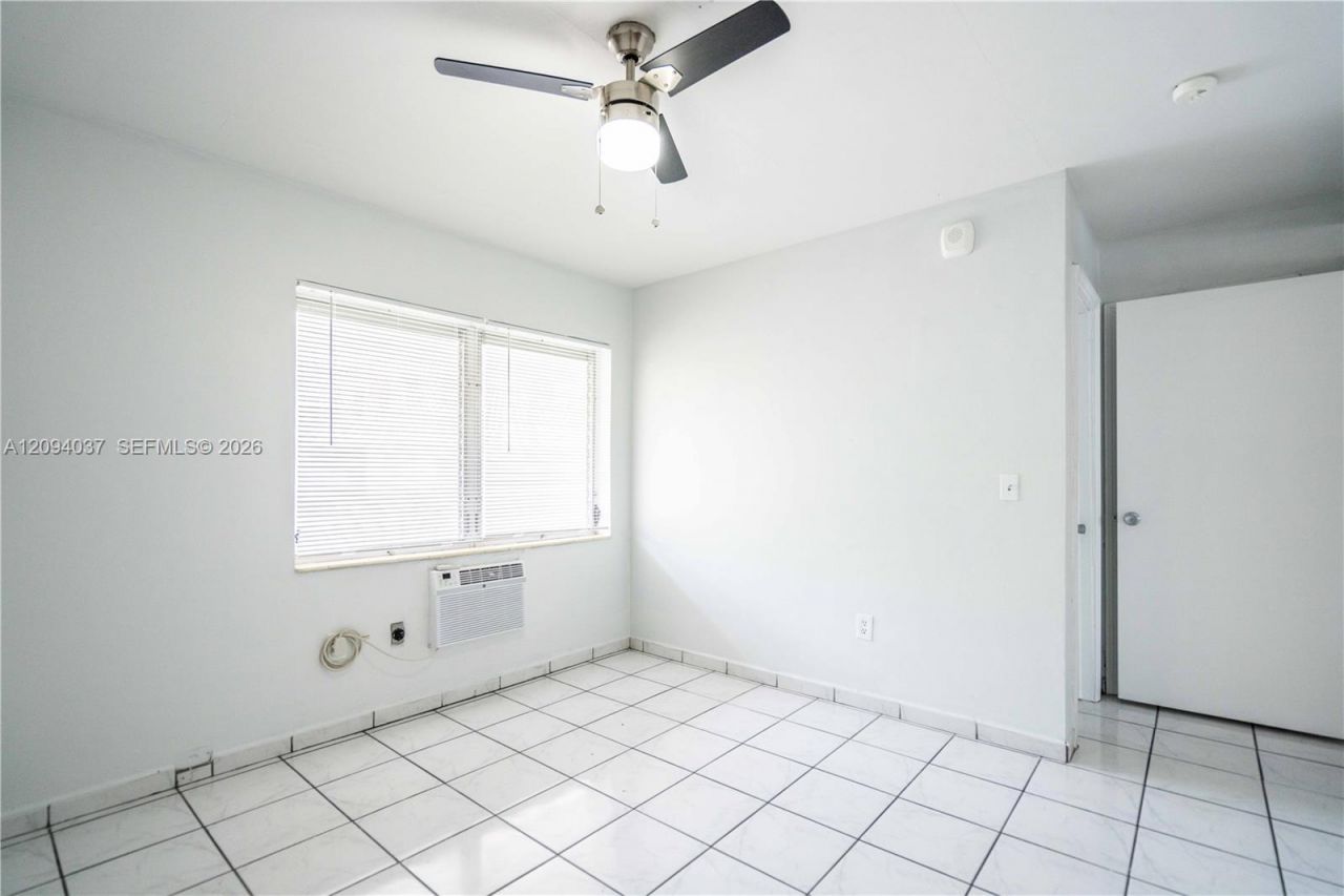 260 Navarre Ave , Unit 11, Coral Gables, FL 33134 Photo