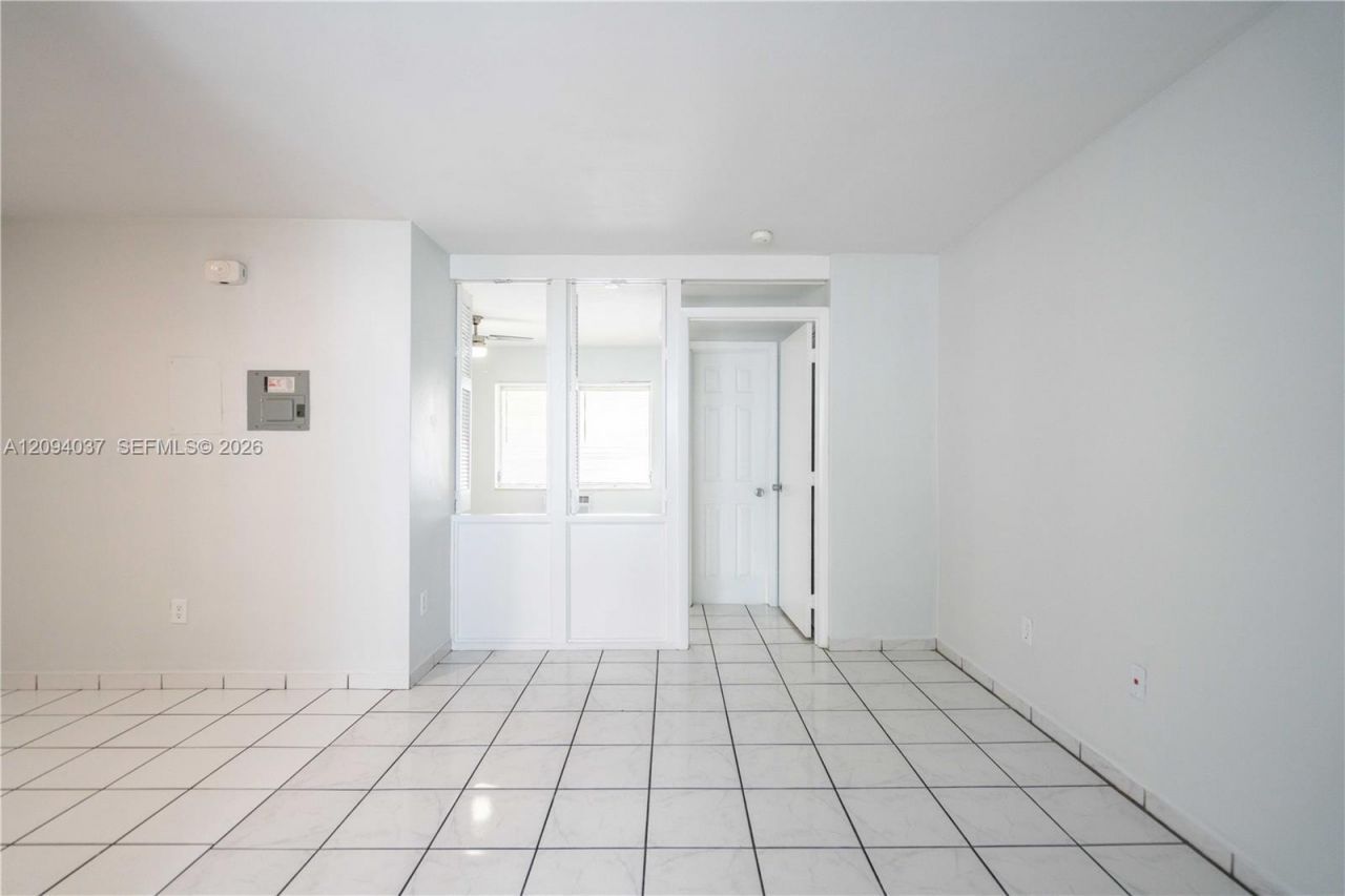 260 Navarre Ave , Unit 11, Coral Gables, FL 33134 Photo