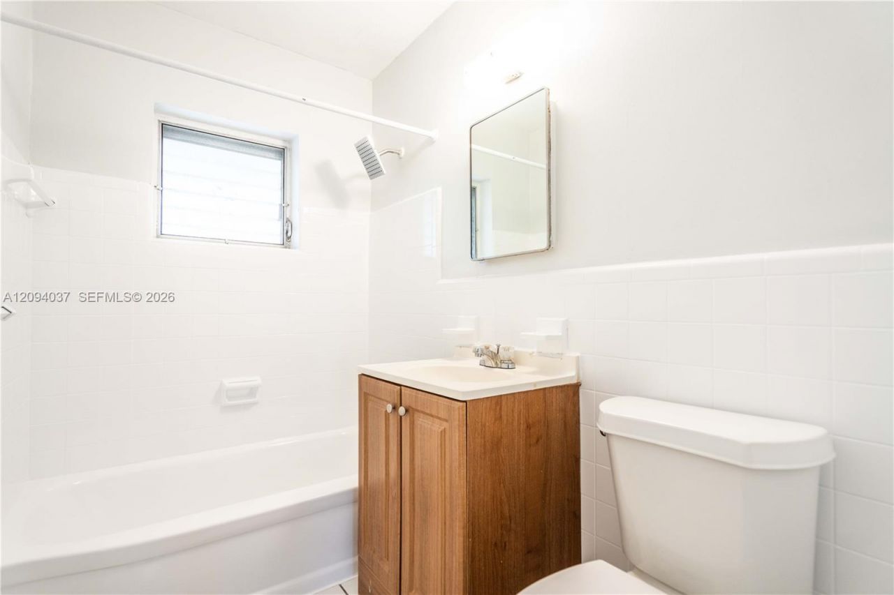 260 Navarre Ave , Unit 11, Coral Gables, FL 33134 Photo