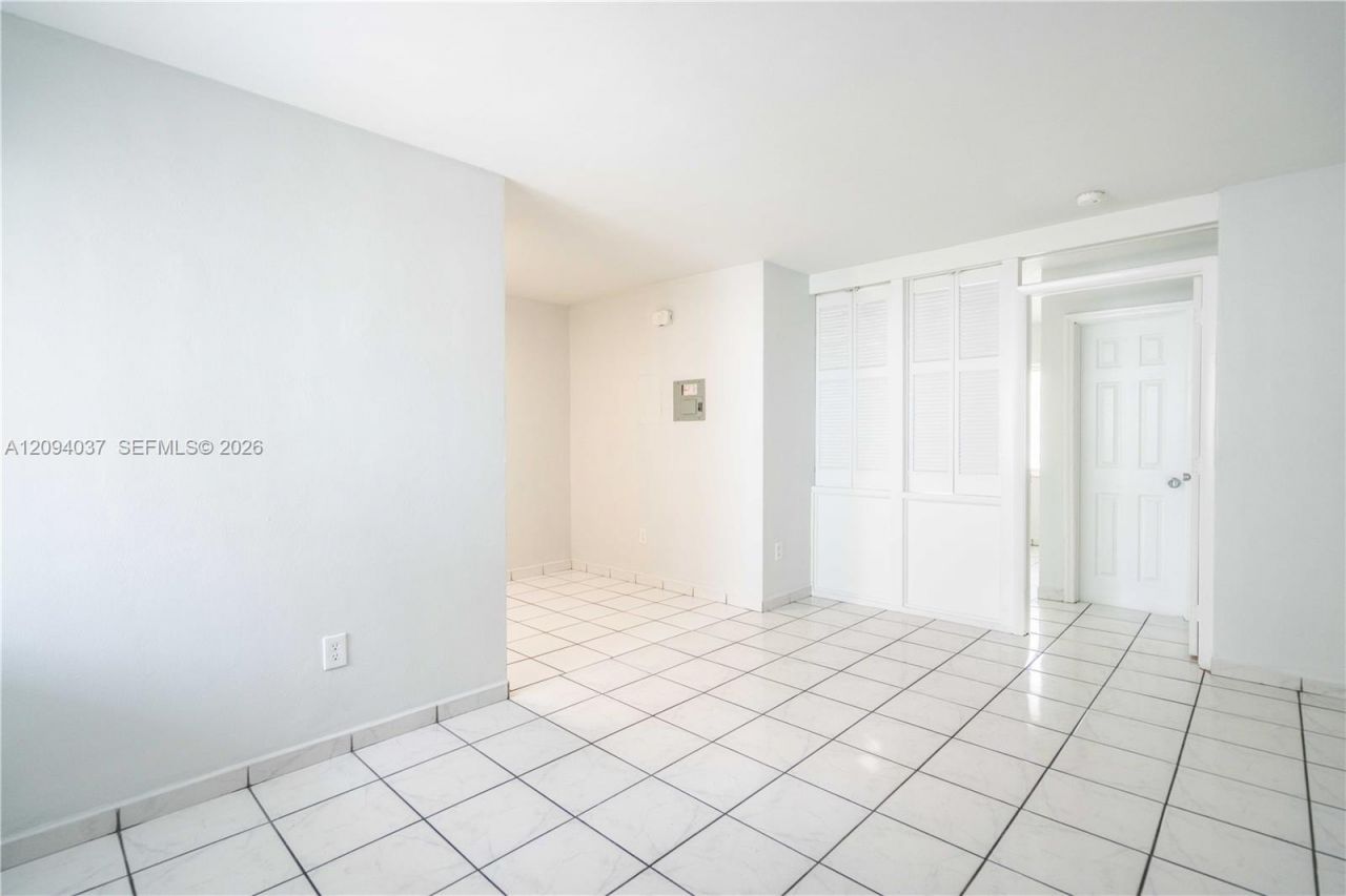 260 Navarre Ave , Unit 11, Coral Gables, FL 33134 Photo