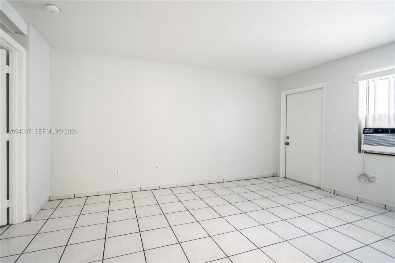 260 Navarre Ave , Unit 11, Coral Gables, FL 33134 Photo