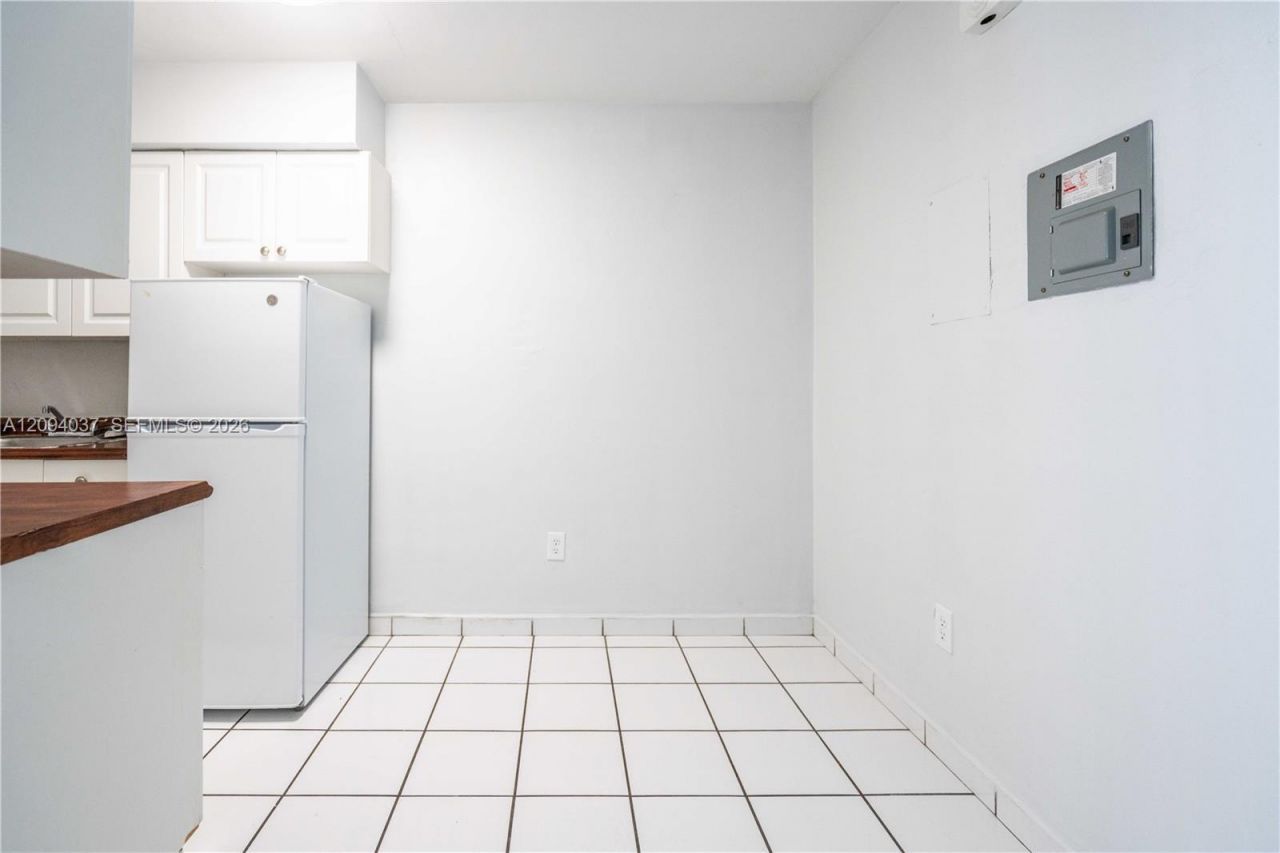 260 Navarre Ave , Unit 11, Coral Gables, FL 33134 Photo