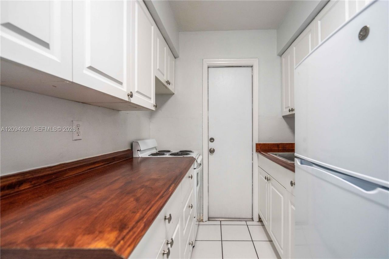 260 Navarre Ave , Unit 11, Coral Gables, FL 33134 Photo