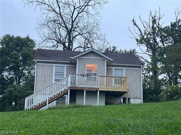 52680 Summit Avenue, St Clairsville, OH 43950
