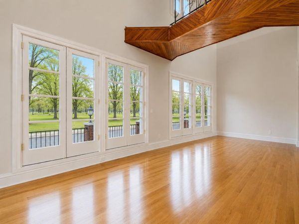 383 Portland Avenue , Unit Carriage H, Saint Paul, MN 55102
