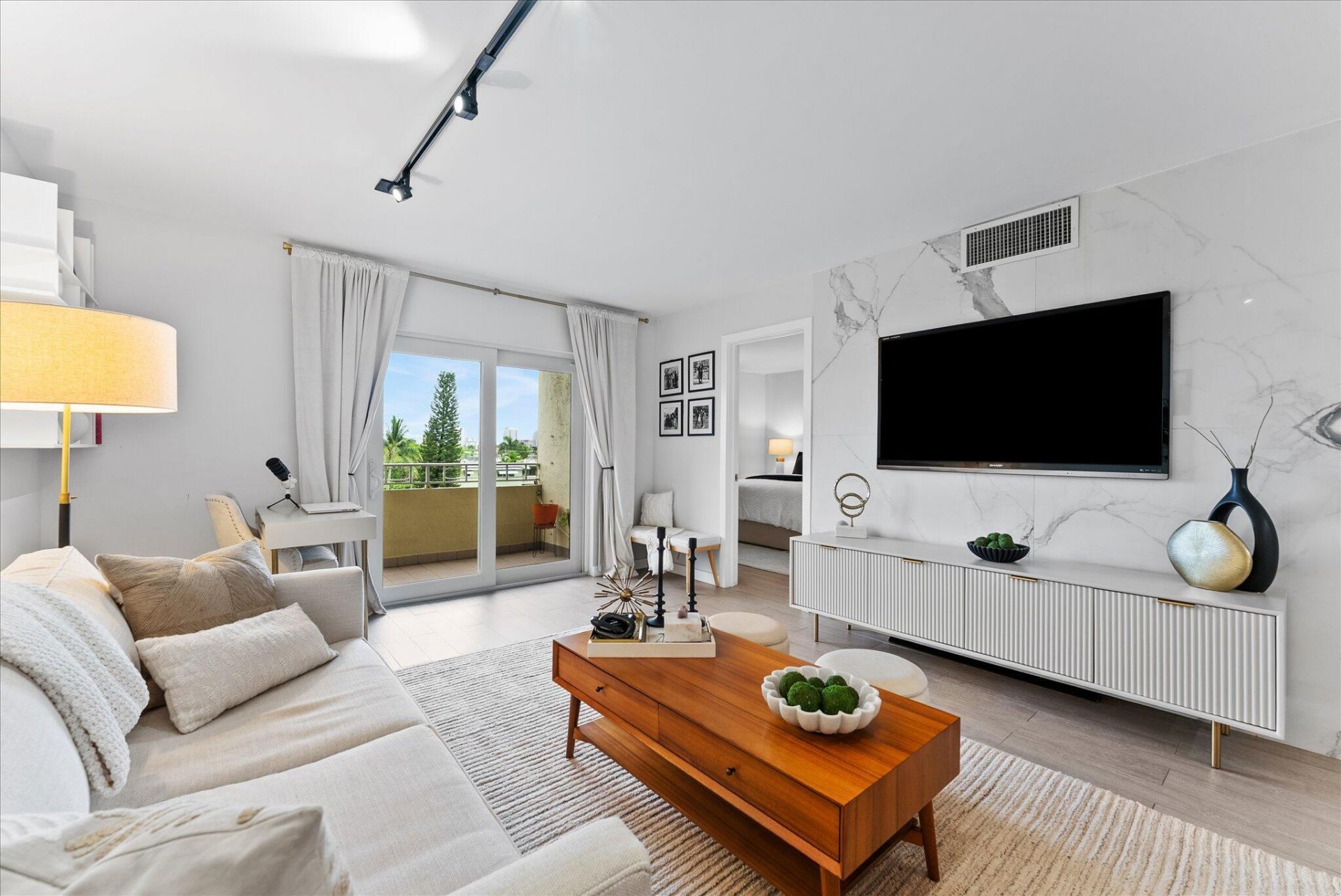 900 NE 18th Avenue, Unit 406, Fort Lauderdale, FL 33304 Photo