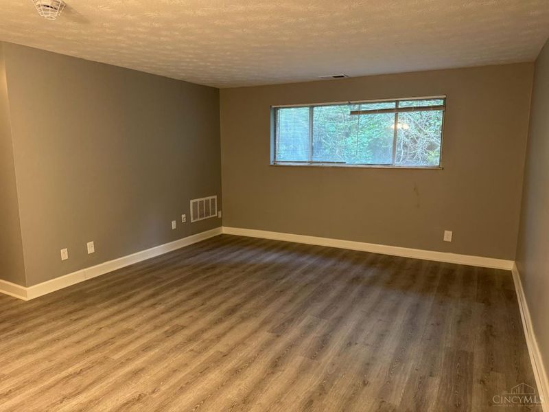 2431 Mustang Drive, Unit 15, Cincinnati, OH 45211 Photo 3