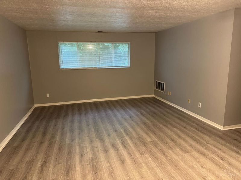 2431 Mustang Drive, Unit 15, Cincinnati, OH 45211 Photo 4