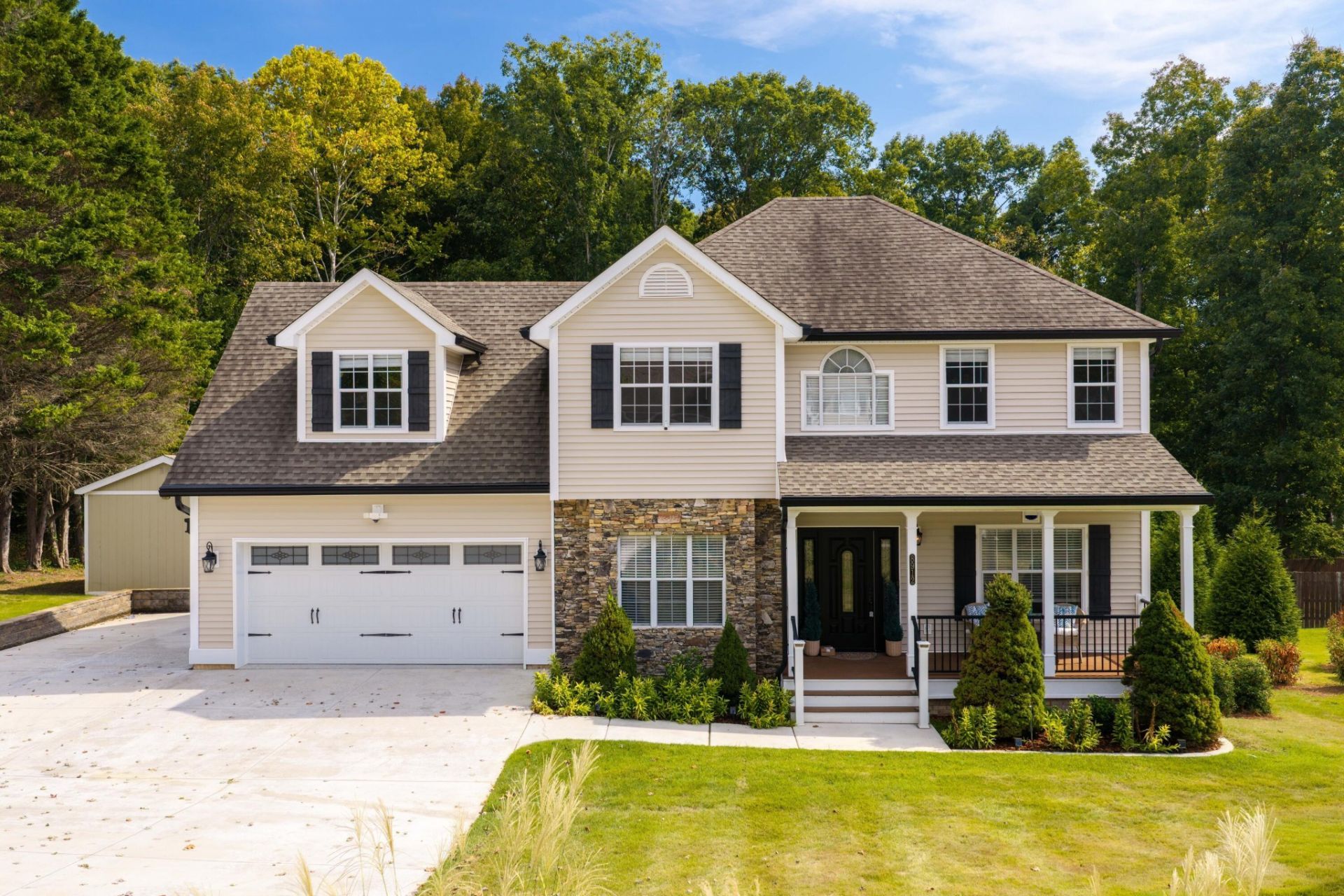 8912 Grey Mountain Drive, Ooltewah, TN 37363 Main Photo