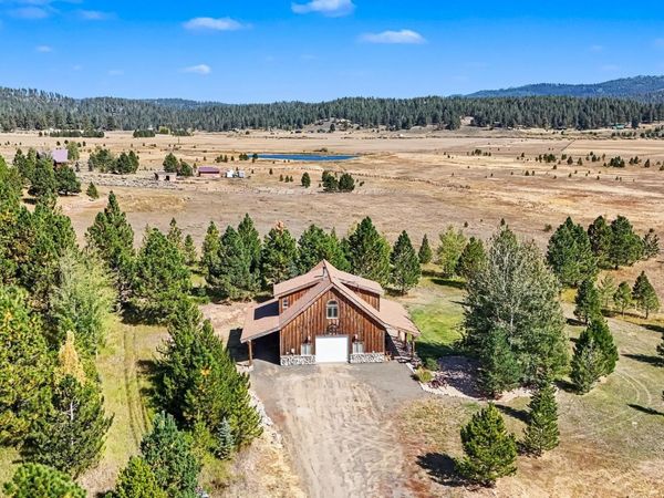 106 Wilderness Lake Rd,, High Valley, ID 83611