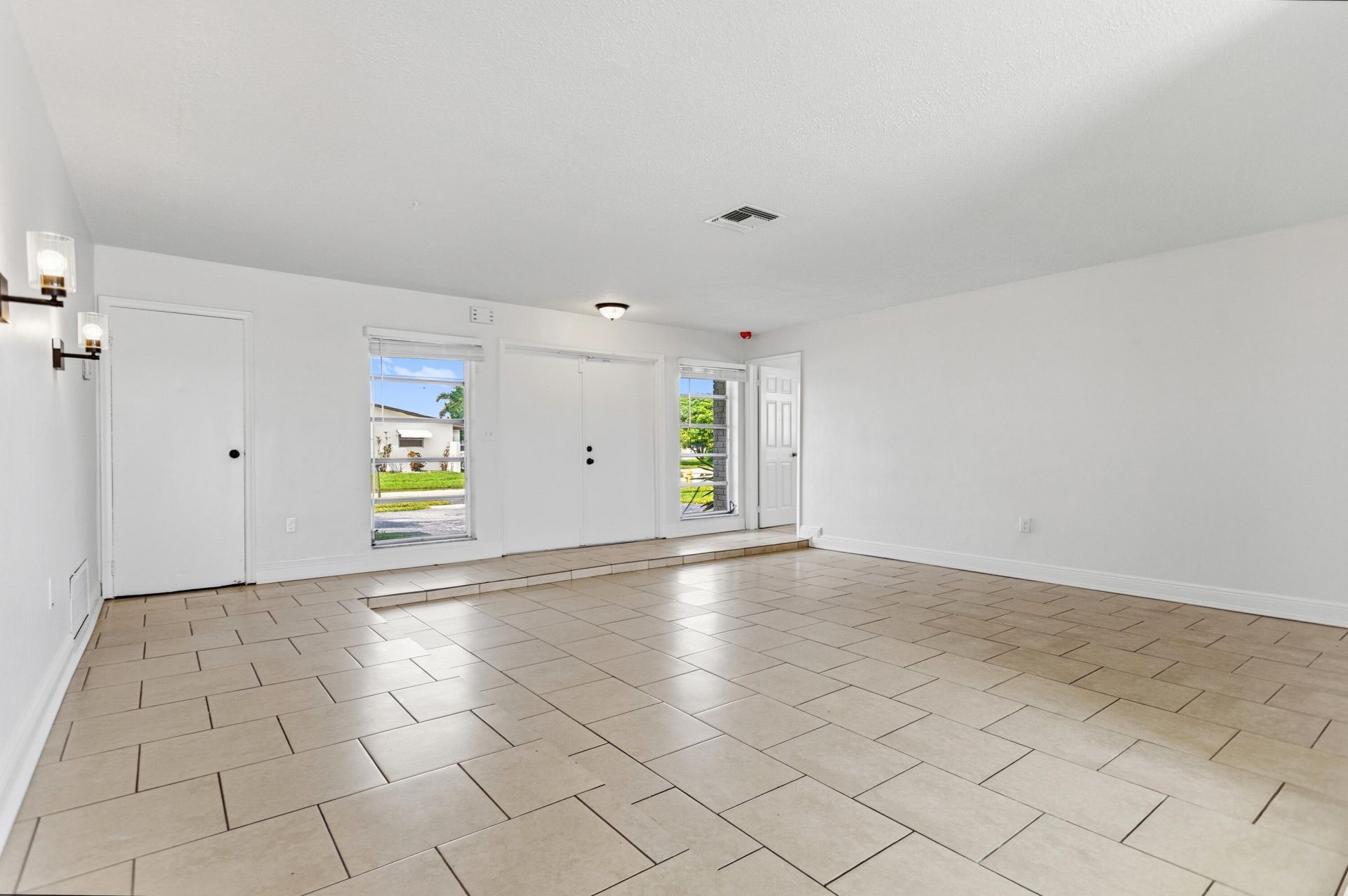 2000 NW 91st Way, Sunrise, FL 33322 Photo