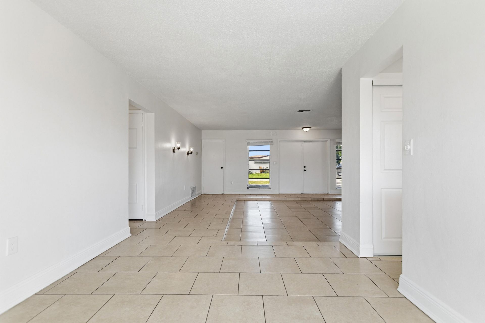 2000 NW 91st Way, Sunrise, FL 33322 Photo