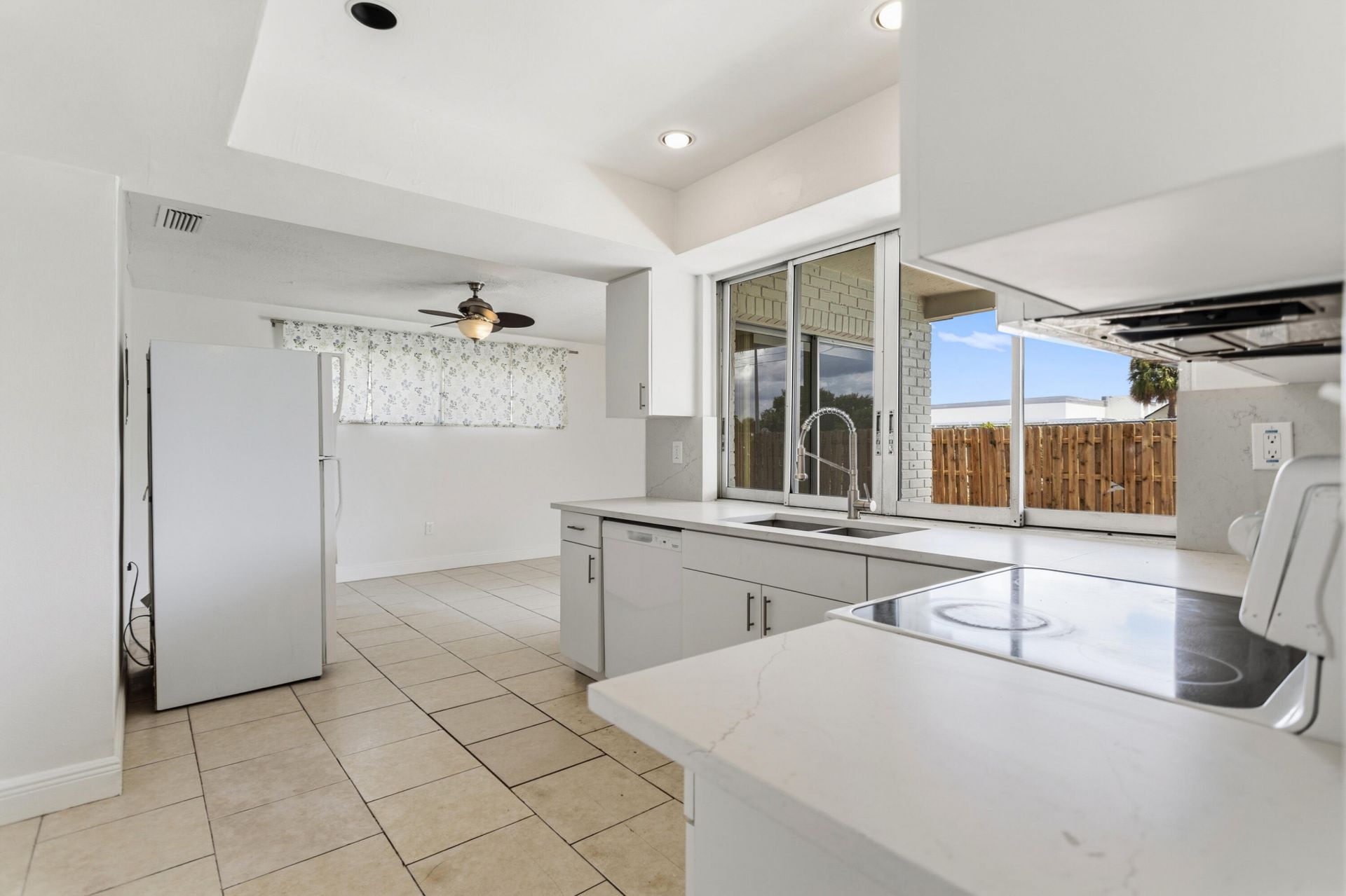 2000 NW 91st Way, Sunrise, FL 33322 Photo