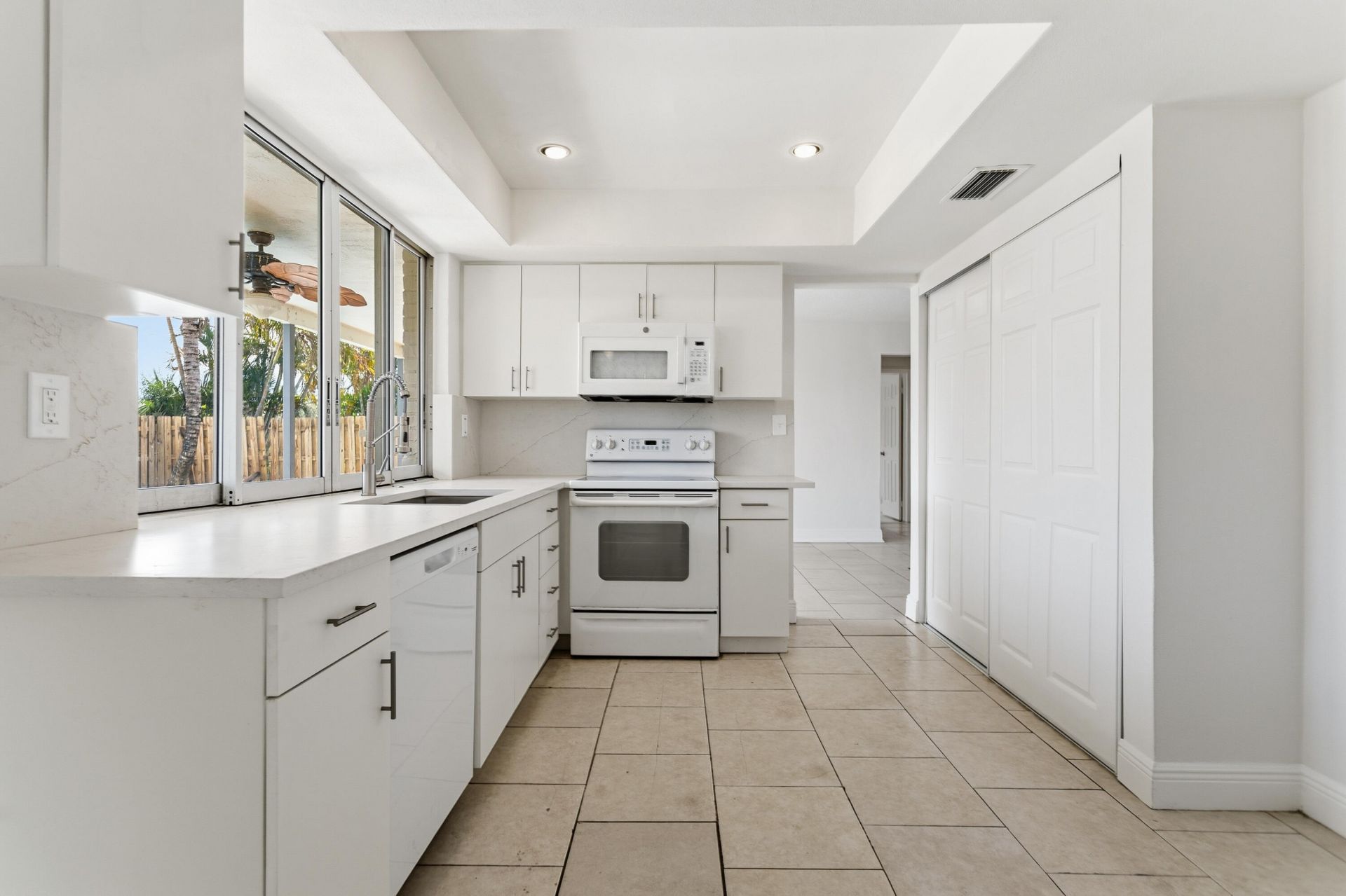 2000 NW 91st Way, Sunrise, FL 33322 Photo