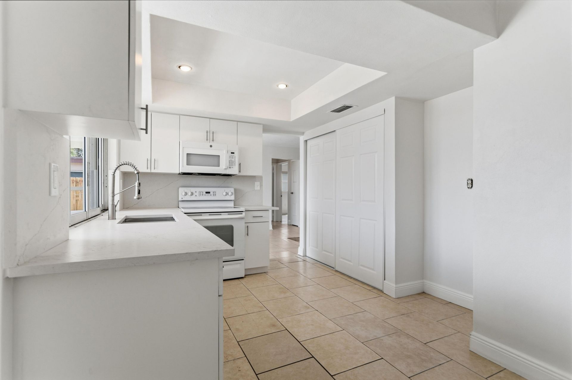 2000 NW 91st Way, Sunrise, FL 33322 Photo