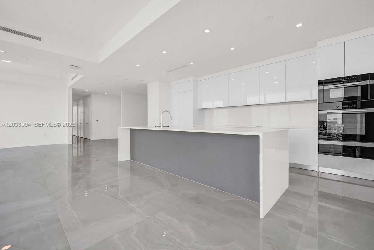 220 Lake Shore Dr , Unit 1512, West Palm Beach, FL 33403 Photo