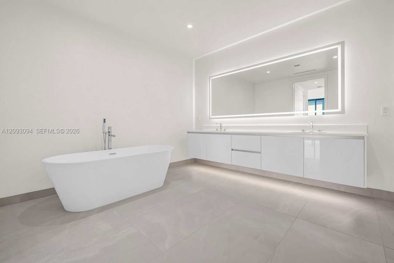 220 Lake Shore Dr , Unit 1512, West Palm Beach, FL 33403 Photo