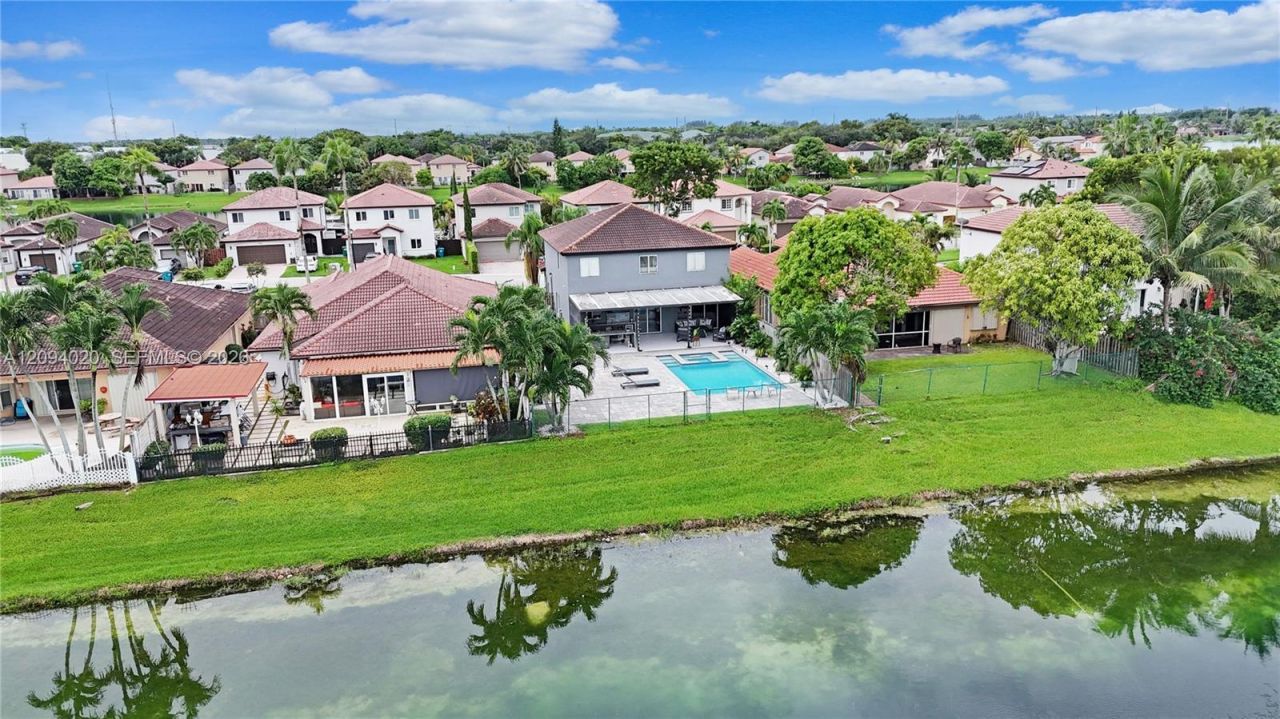 12061 SW 135th Ter , Miami, FL 33186 Photo