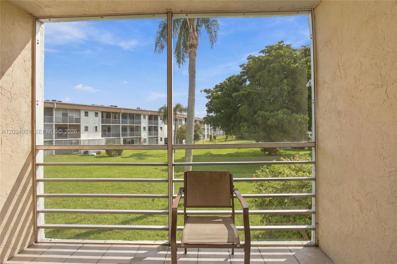 2200 Springdale Blvd, Unit 209, Palm Springs, FL 33461 Photo