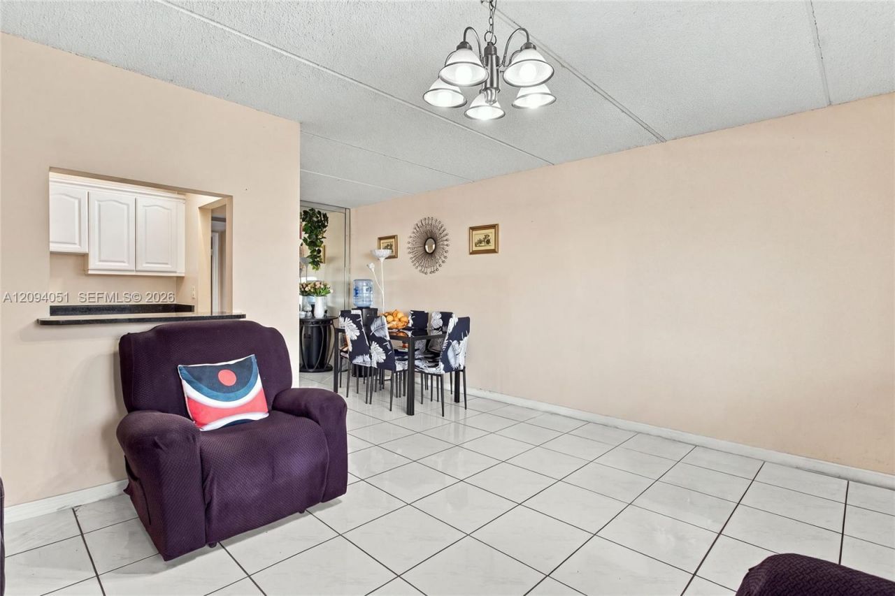 2200 Springdale Blvd, Unit 209, Palm Springs, FL 33461 Photo