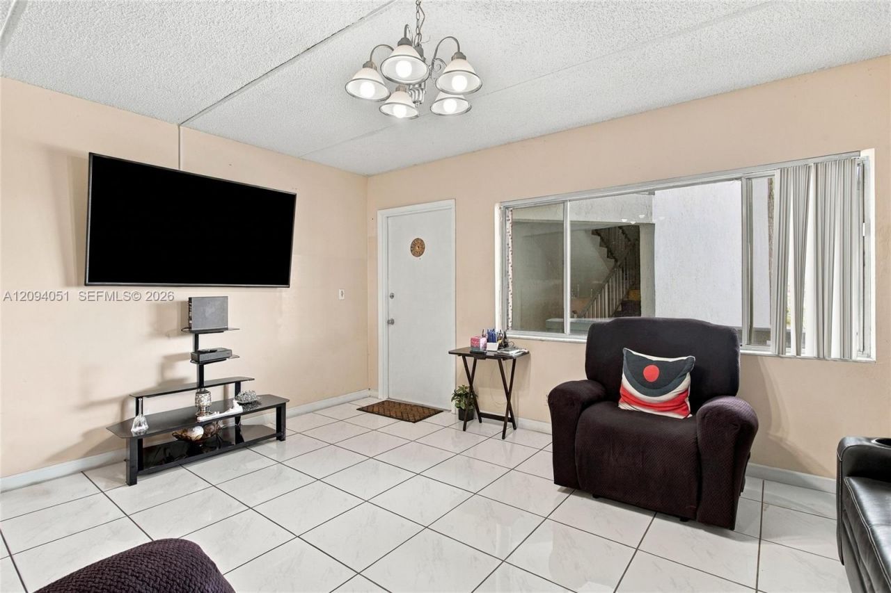 2200 Springdale Blvd, Unit 209, Palm Springs, FL 33461 Photo