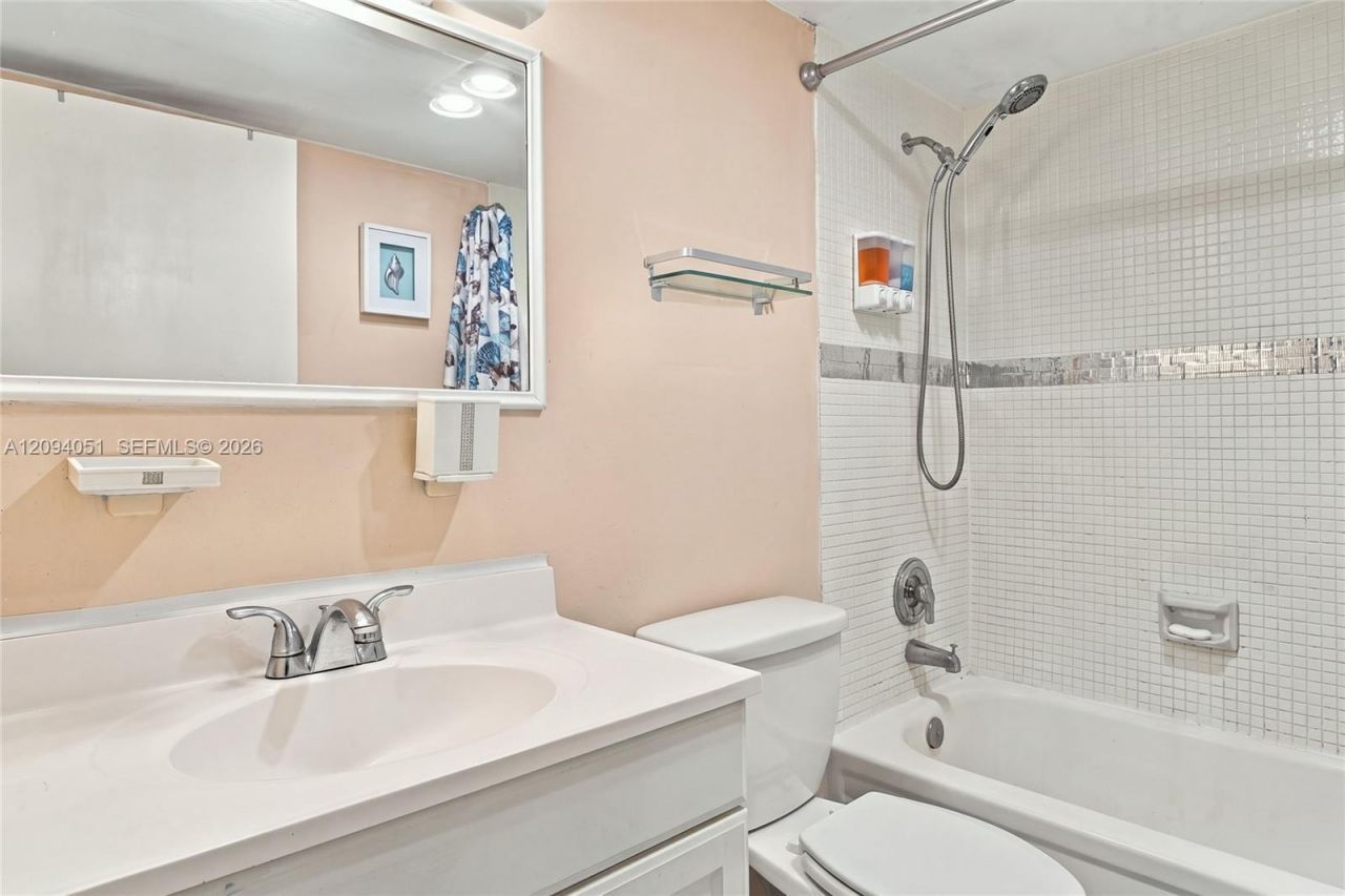 2200 Springdale Blvd, Unit 209, Palm Springs, FL 33461 Photo