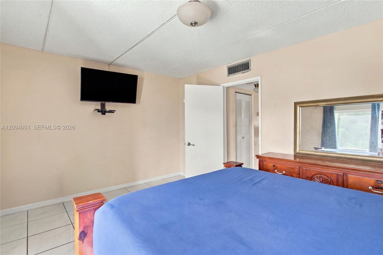 2200 Springdale Blvd, Unit 209, Palm Springs, FL 33461 Photo