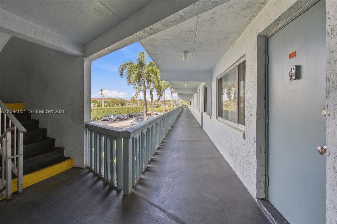 2200 Springdale Blvd, Unit 209, Palm Springs, FL 33461 Photo