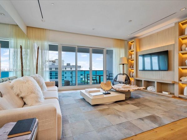 102 24th St , Unit PH-1607, Miami Beach, FL 33139