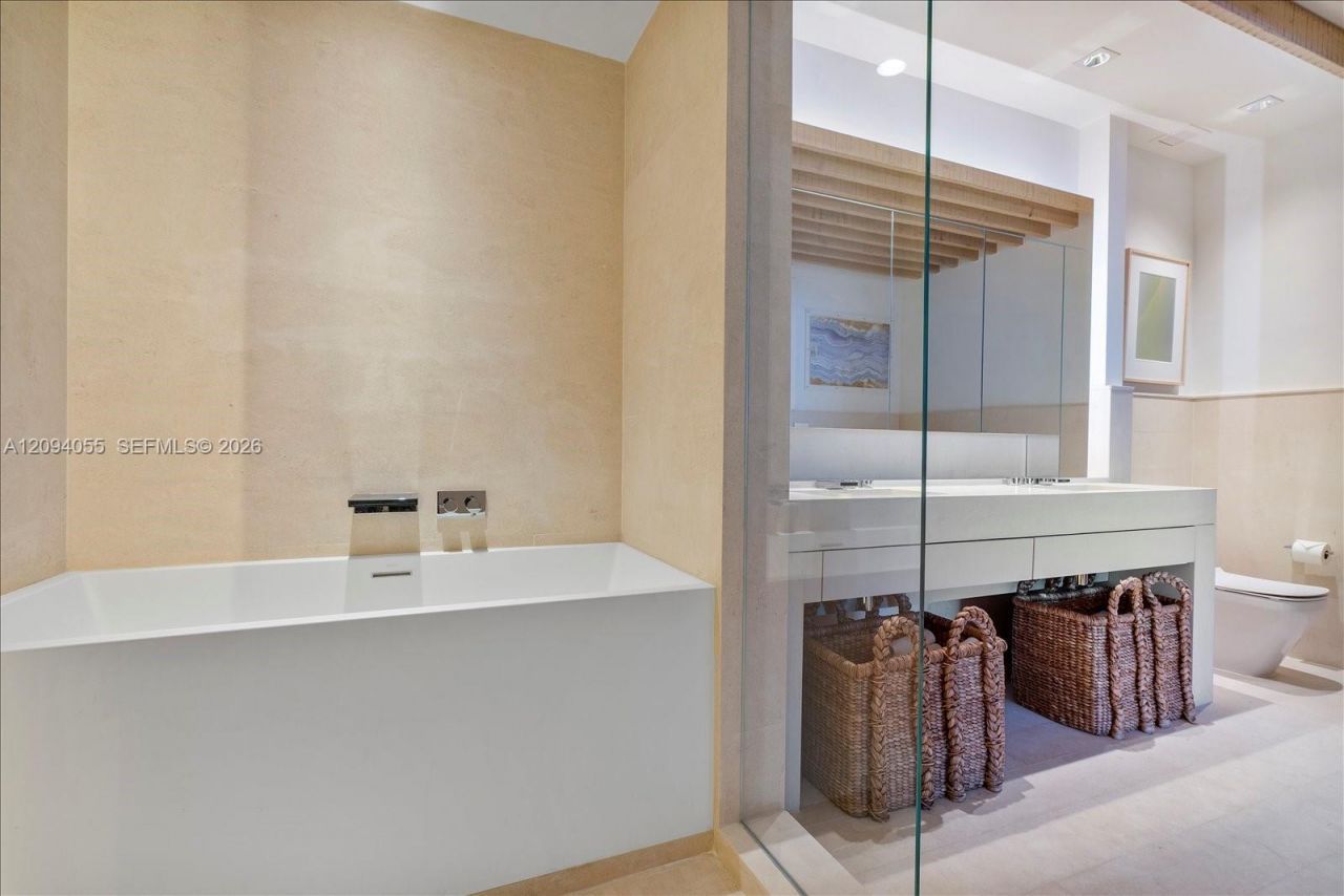 102 24th St , Unit PH-1607, Miami Beach, FL 33139 Photo
