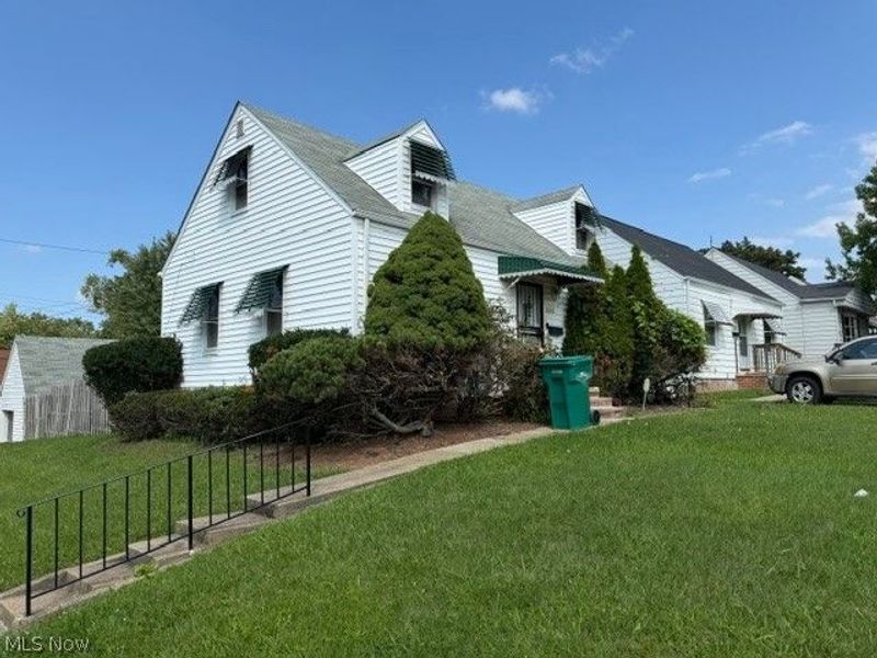 20701 Watson Road, Maple Heights, OH 44137 Photo 3